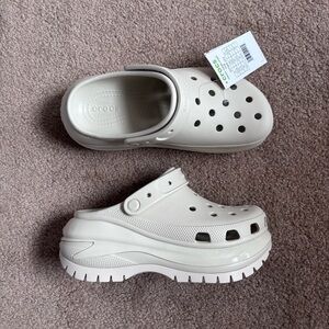crocs classic mega crush